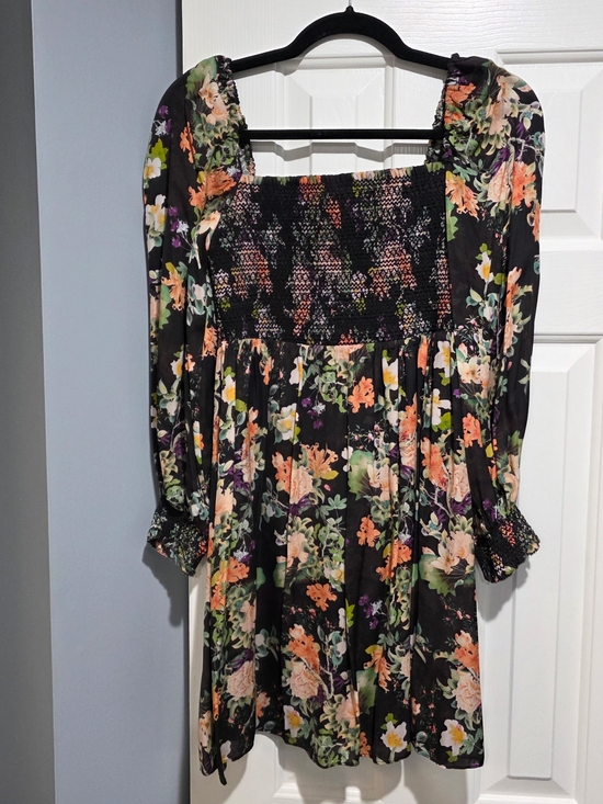 Alice + Olivia Dresses & Skirts - Alice + Olivia Black Floral Smocked Mini Dress